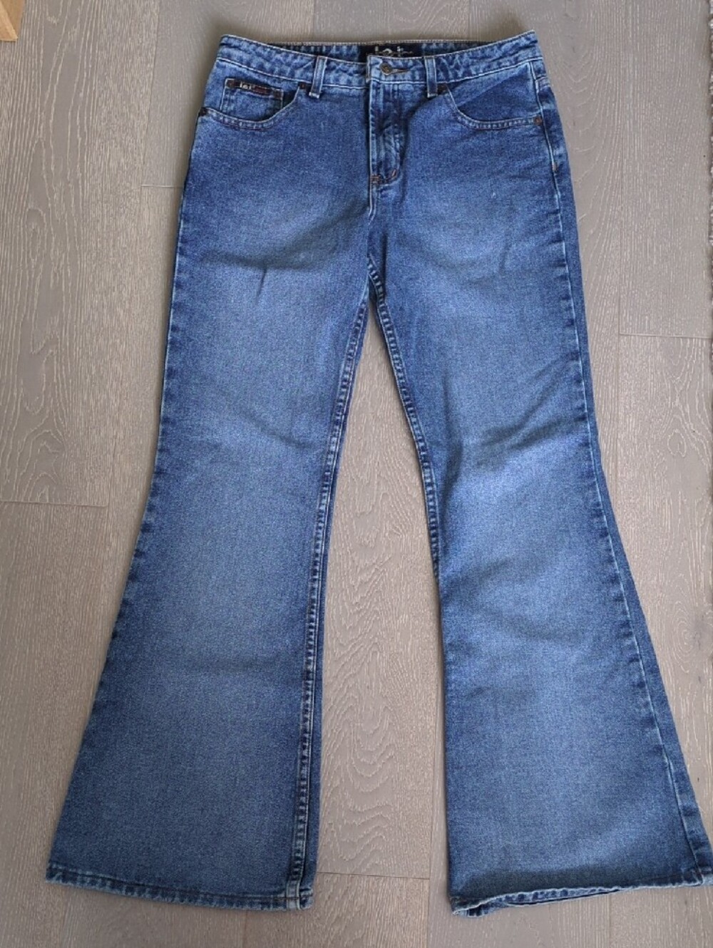 l.e.i Vintage Women's Flare Jeans in Blue Denim - Picture 5 of 6